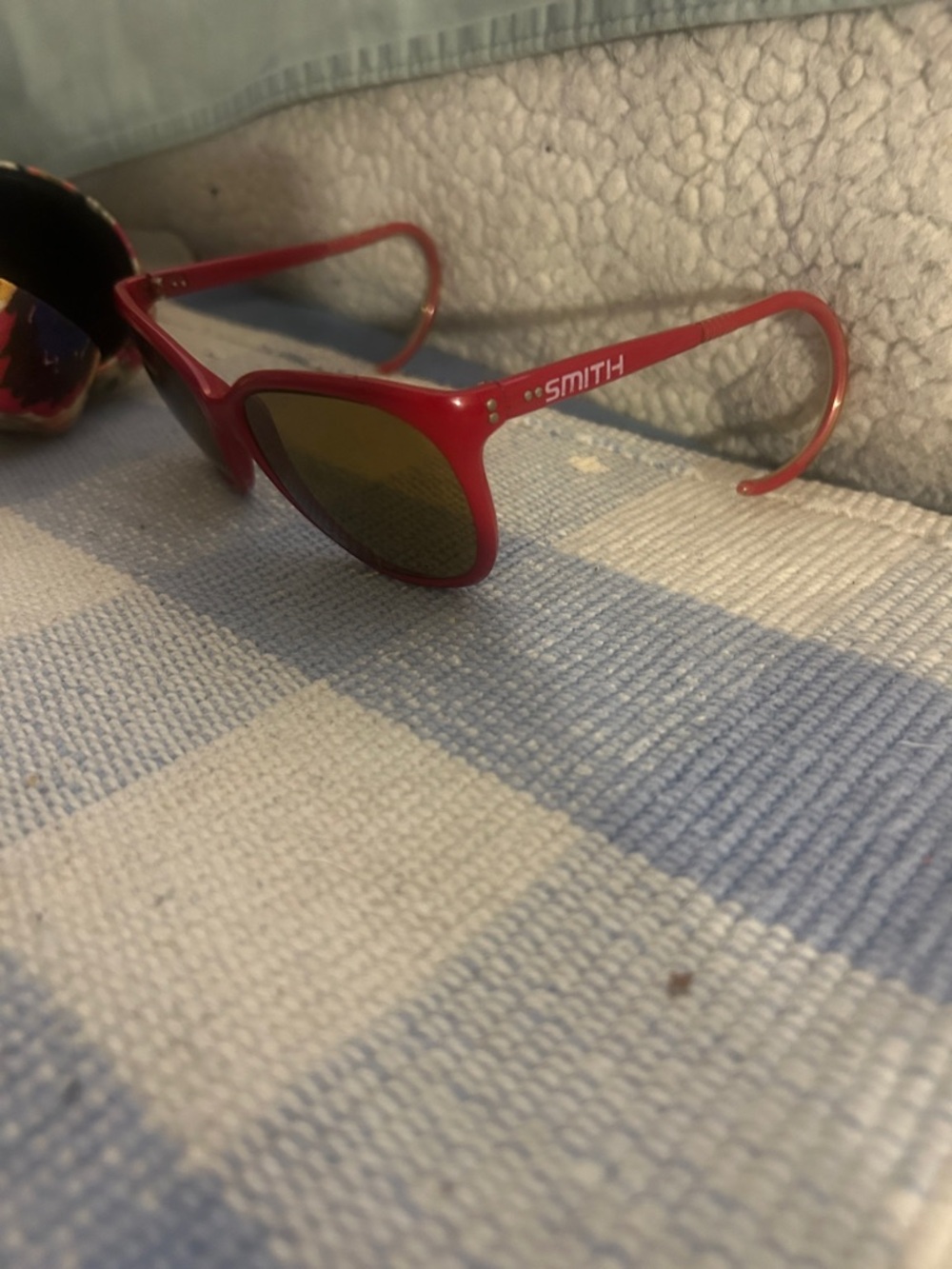 Vintage SMITH Red Cat-Eye Women's Sunglasses with Yellow-Tinted Lenses